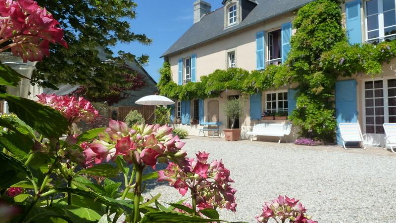 Bed and Breakfast Les Volets Bleus Saint-Martin-des-Entrees Экстерьер фото